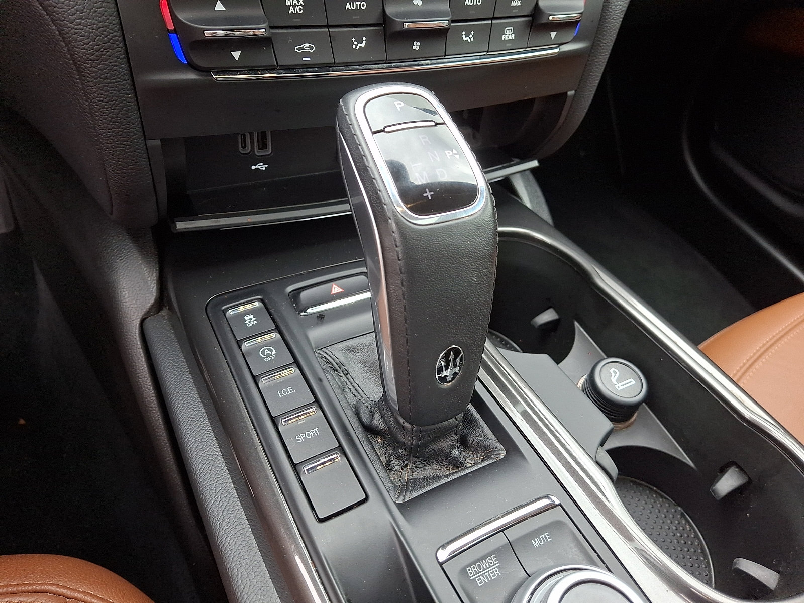 Used 2021 Maserati Ghibli S Q4 AWD/4WD image 22