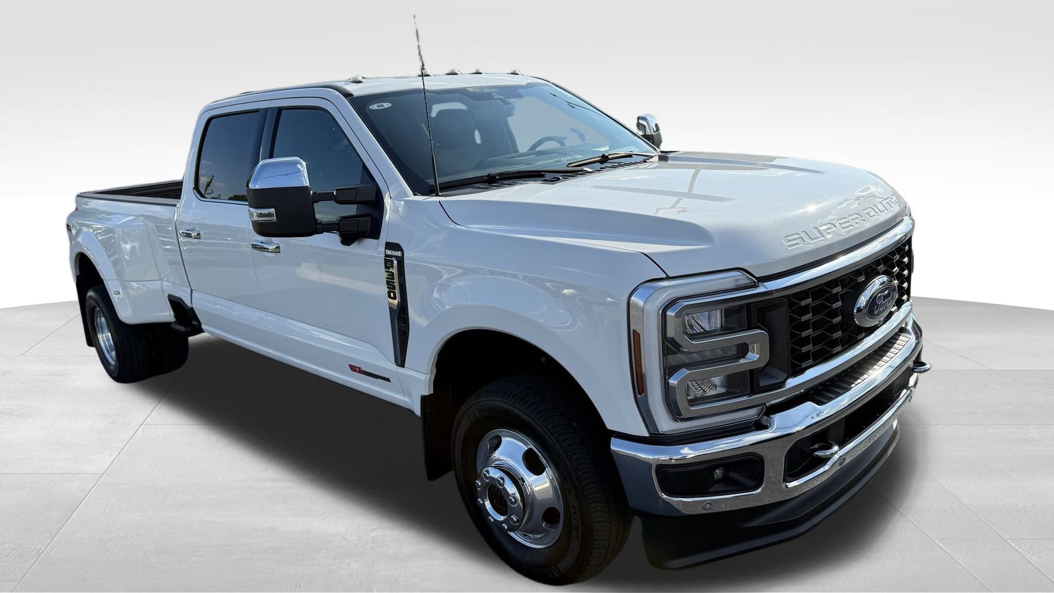 Used 2024 Ford F350 King Ranch w/ Chrome Package image 9