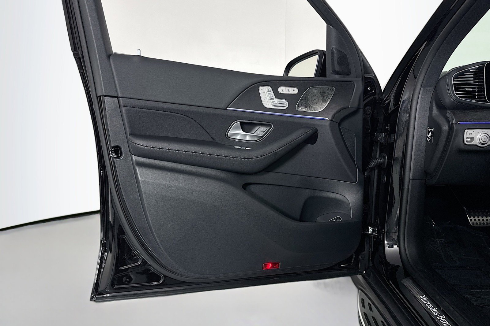 New 2026 Mercedes-Benz GLS 580 4MATIC image 21
