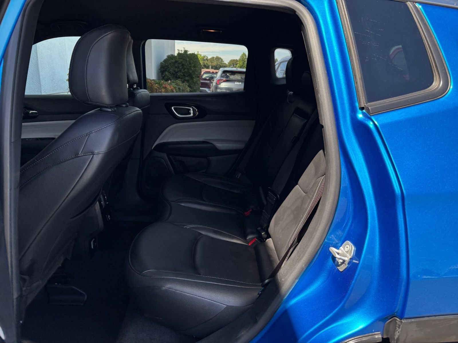 Used 2025 Jeep Compass Limited AWD/4WD image 27