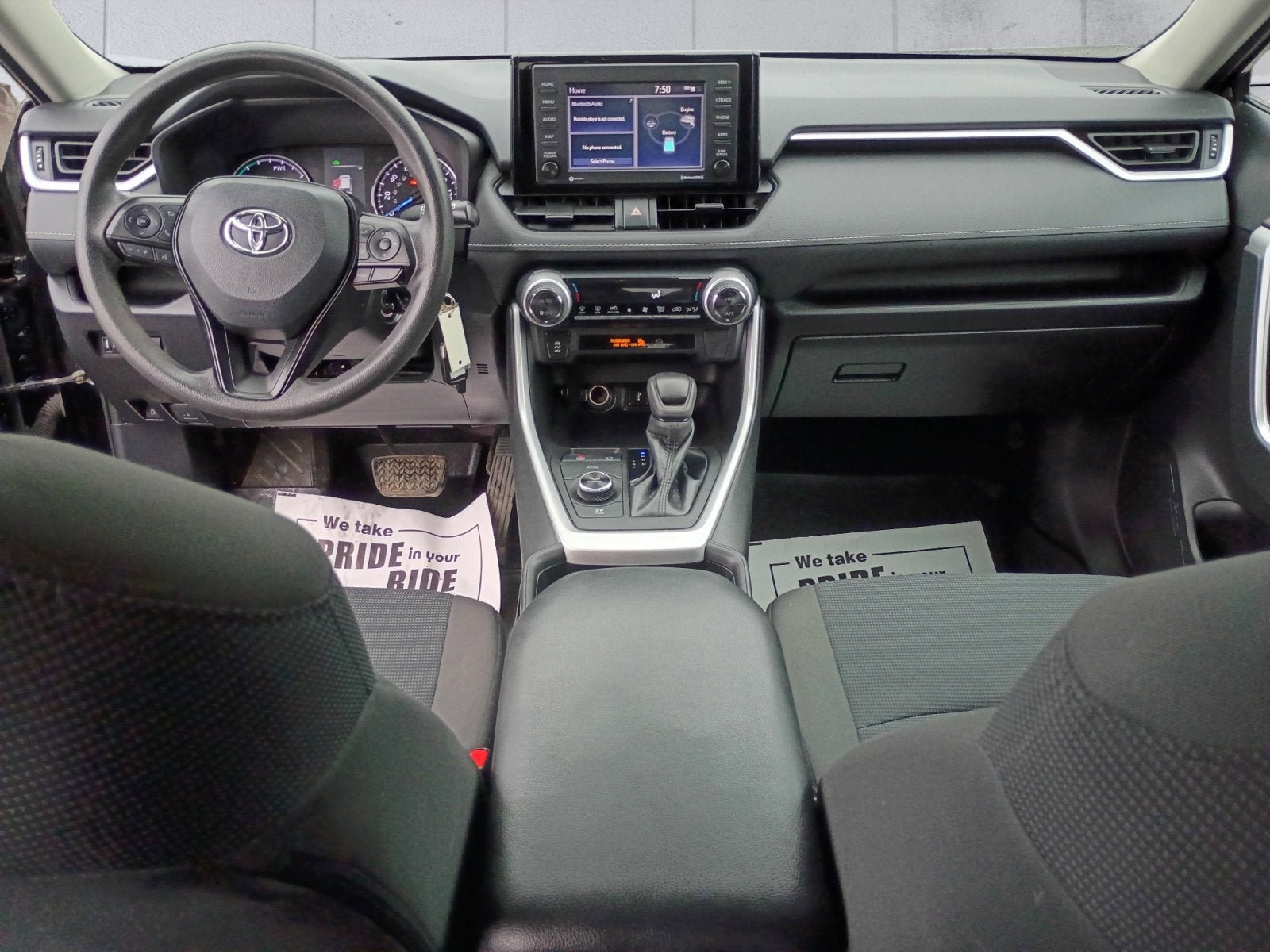 Used 2021 Toyota RAV4 LE w/ Carpet Mat Package (TMS) AWD/4WD image 11