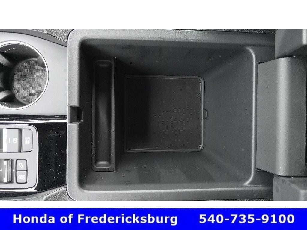 Certified 2025 Honda Pilot Black Edition image 22