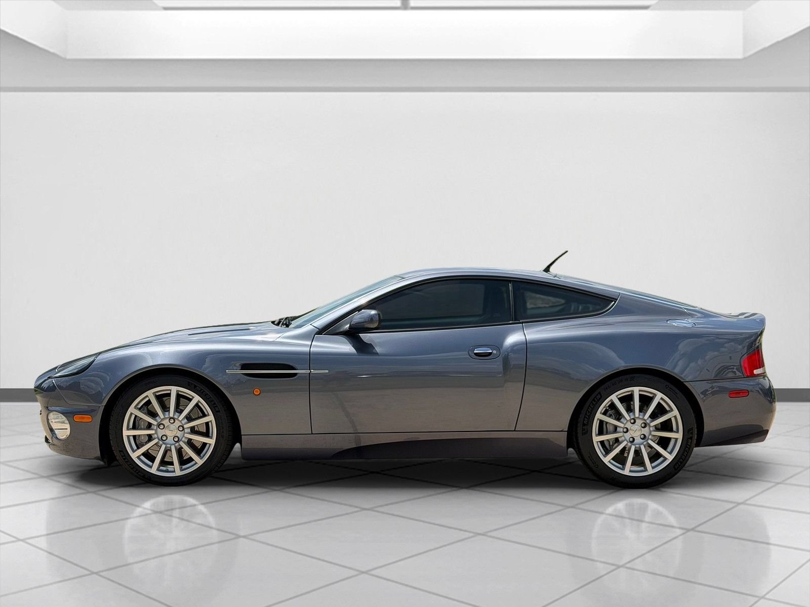 Used 2006 Aston Martin Vanquish S RWD image 8