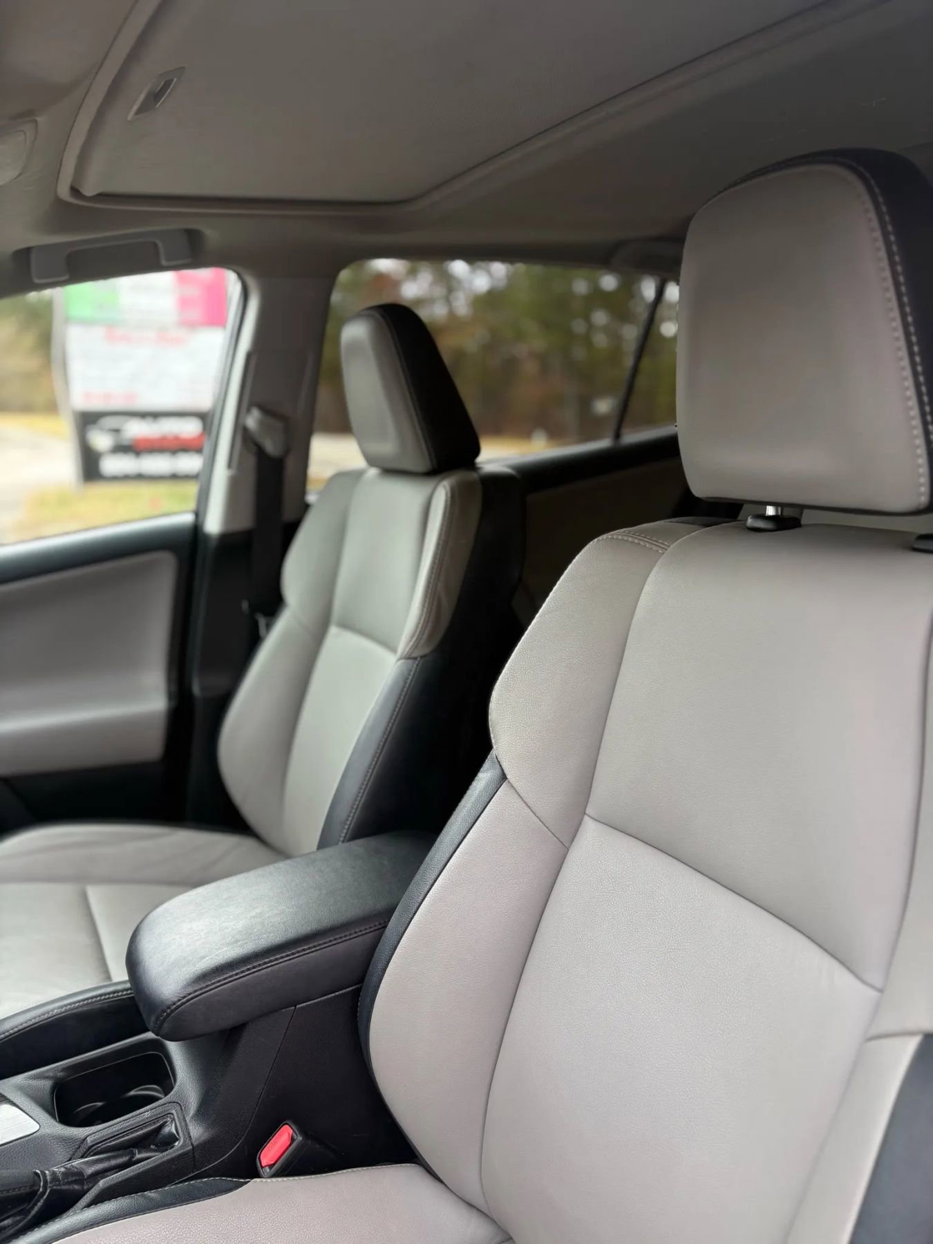 Used 2016 Toyota RAV4 Limited image 10