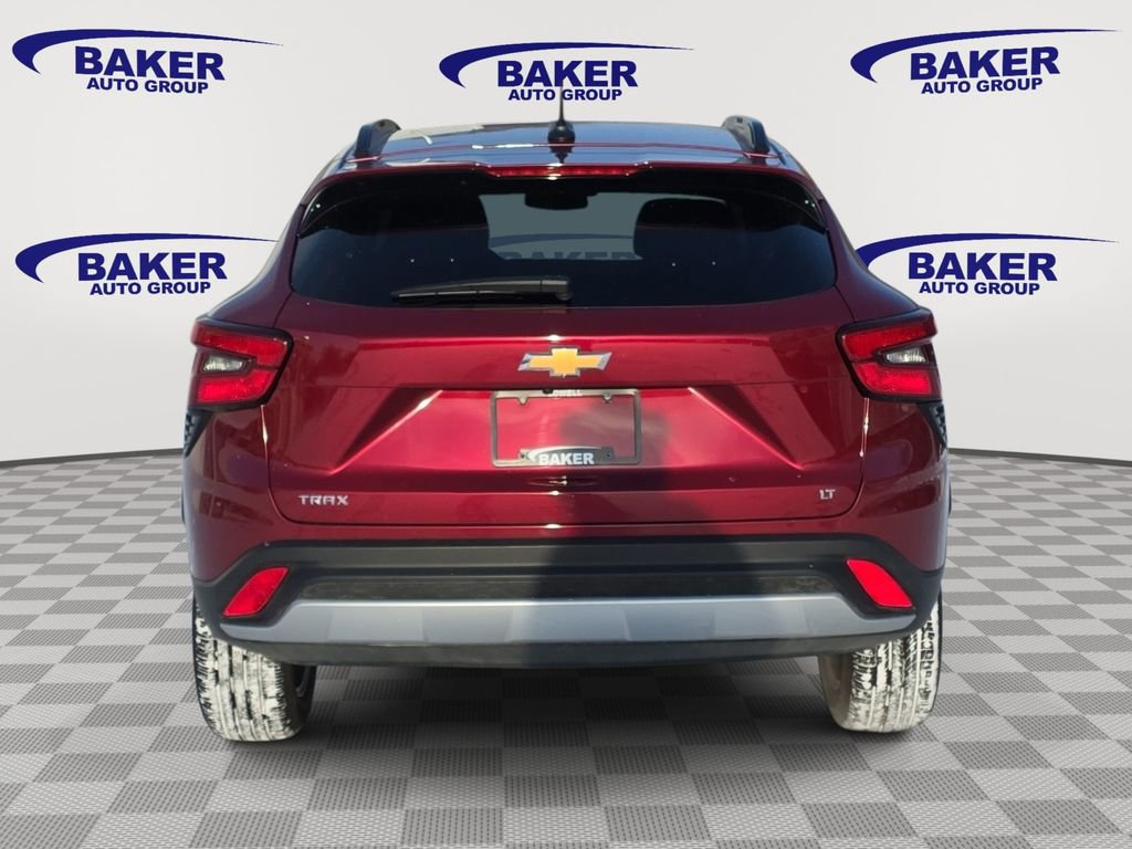 Used 2025 Chevrolet Trax LT w/ LT Convenience Package image 6