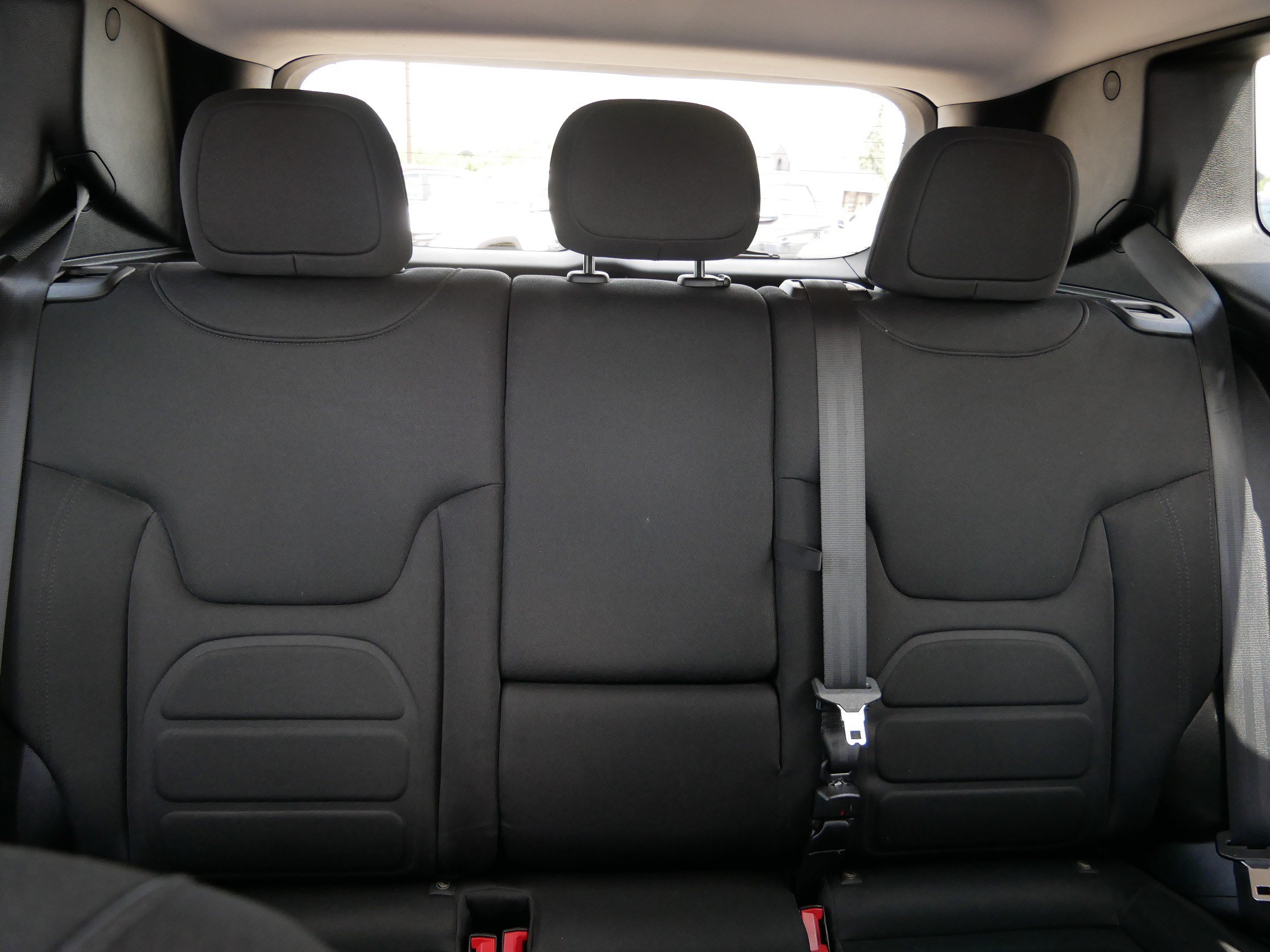 Used 2016 Jeep Renegade Latitude AWD/4WD image 13
