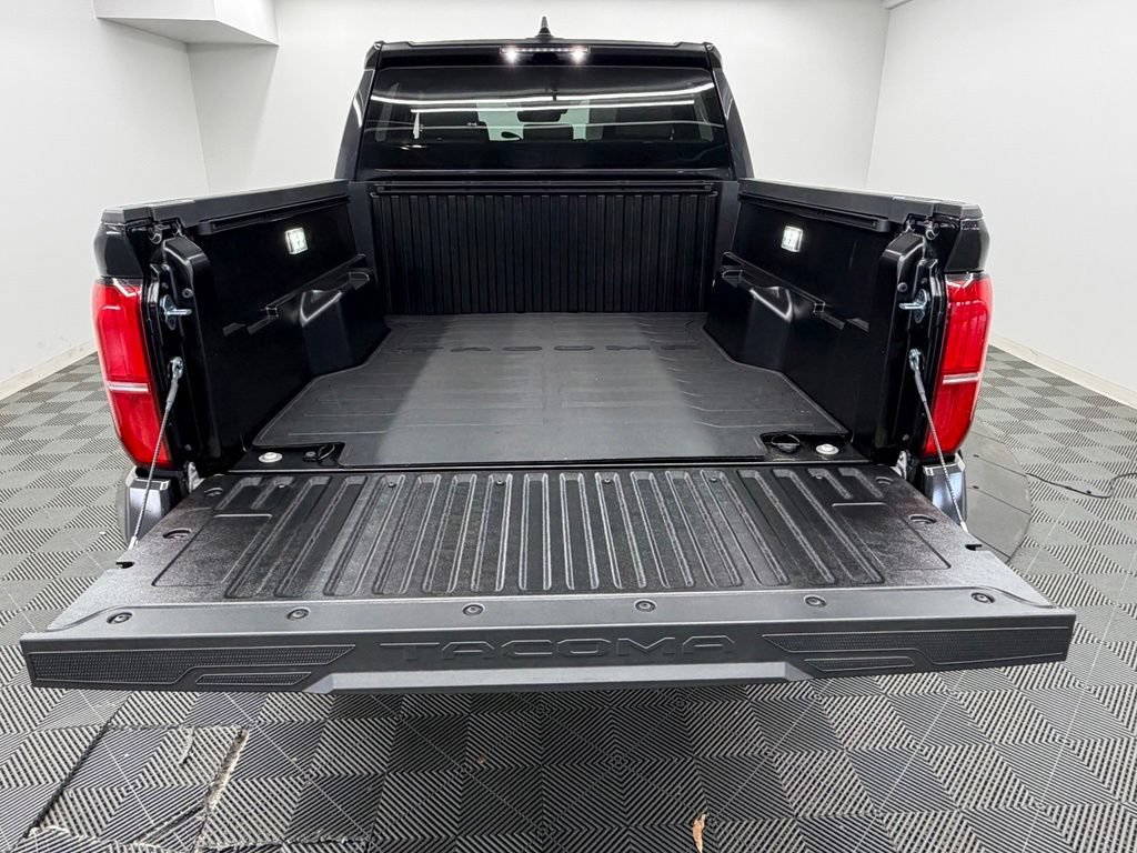 Used 2026 Toyota Tacoma SR5 AWD/4WD image 15