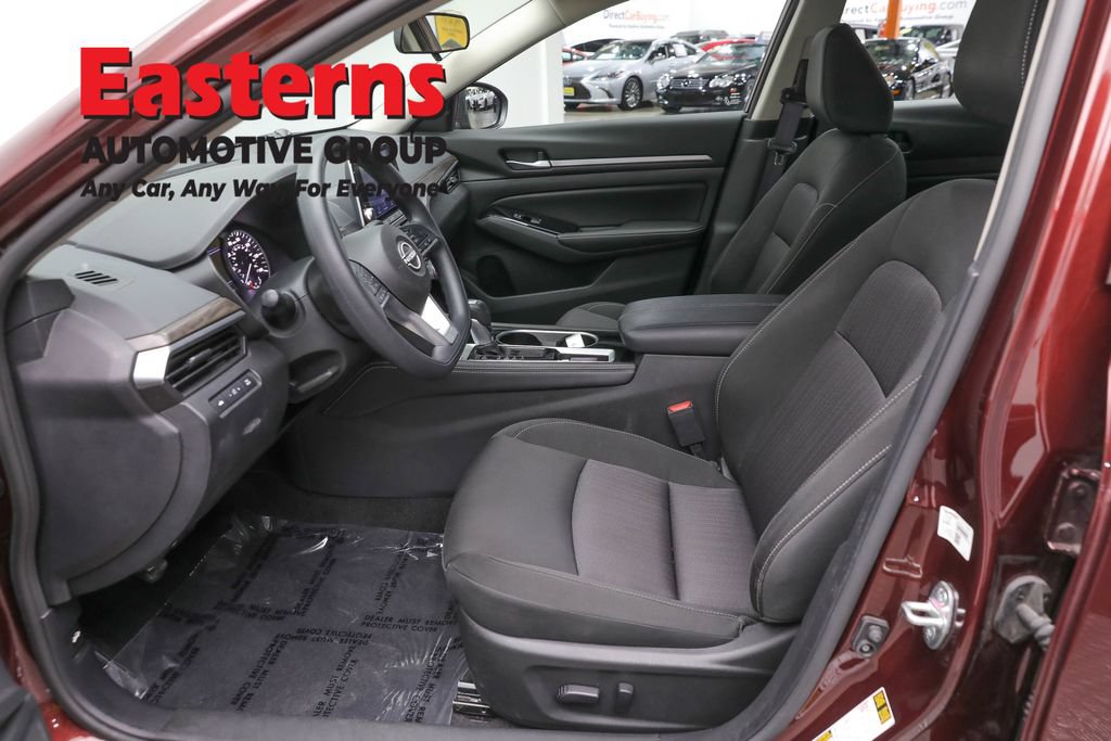Used 2023 Nissan Altima 2.5 SV FWD image 14