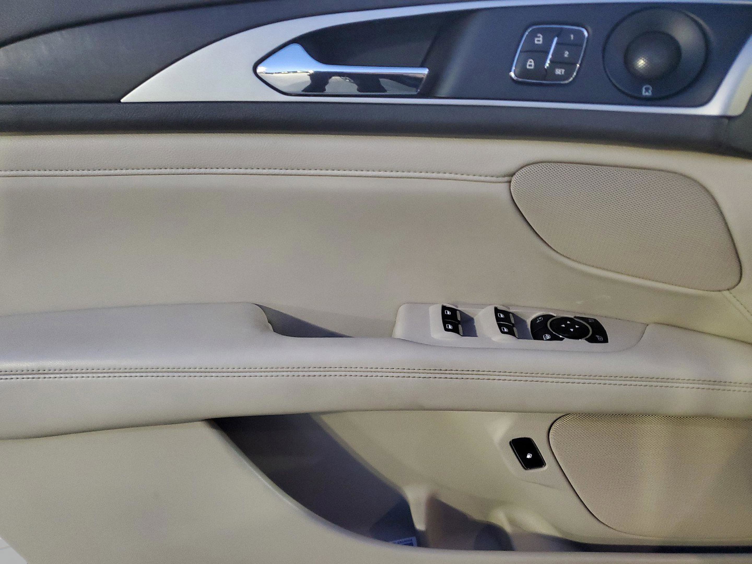 Used 2019 Lincoln MKZ Reserve w/ Reserve Plus Package FWD image 13