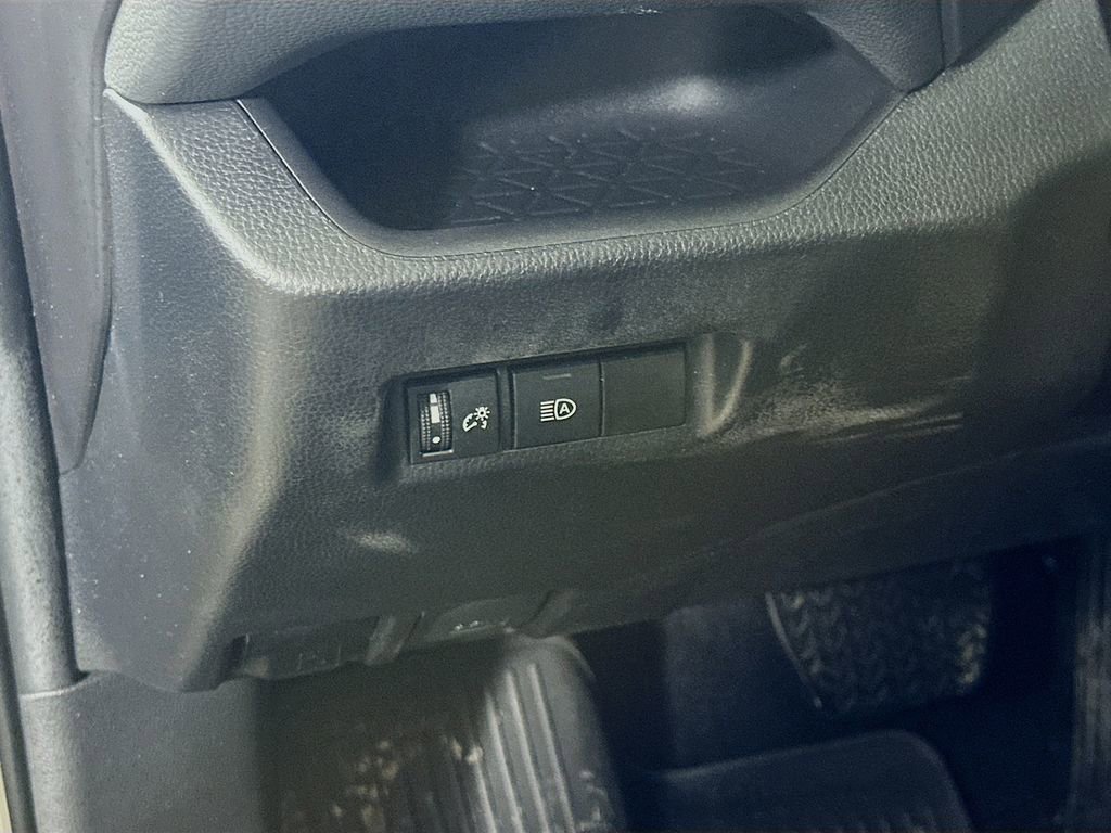 Used 2024 Toyota RAV4 LE image 21