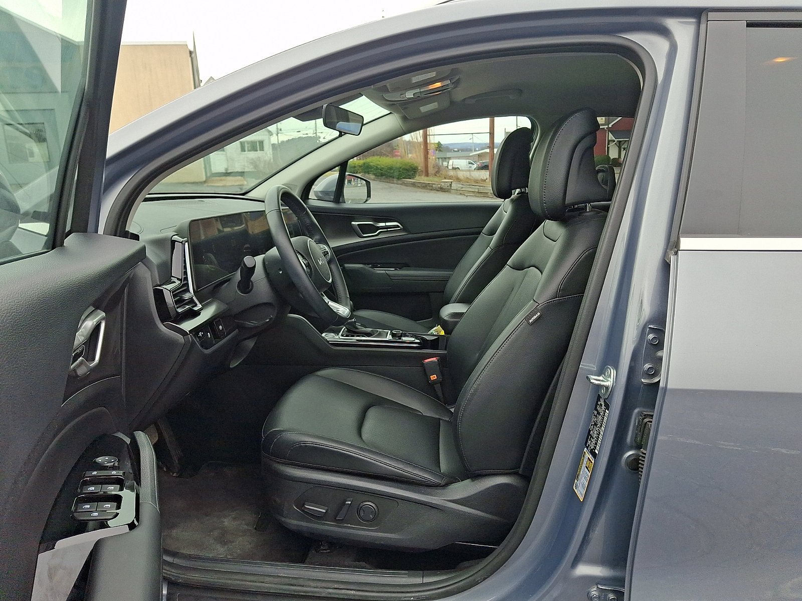 Used 2025 Kia Sportage EX AWD/4WD image 14
