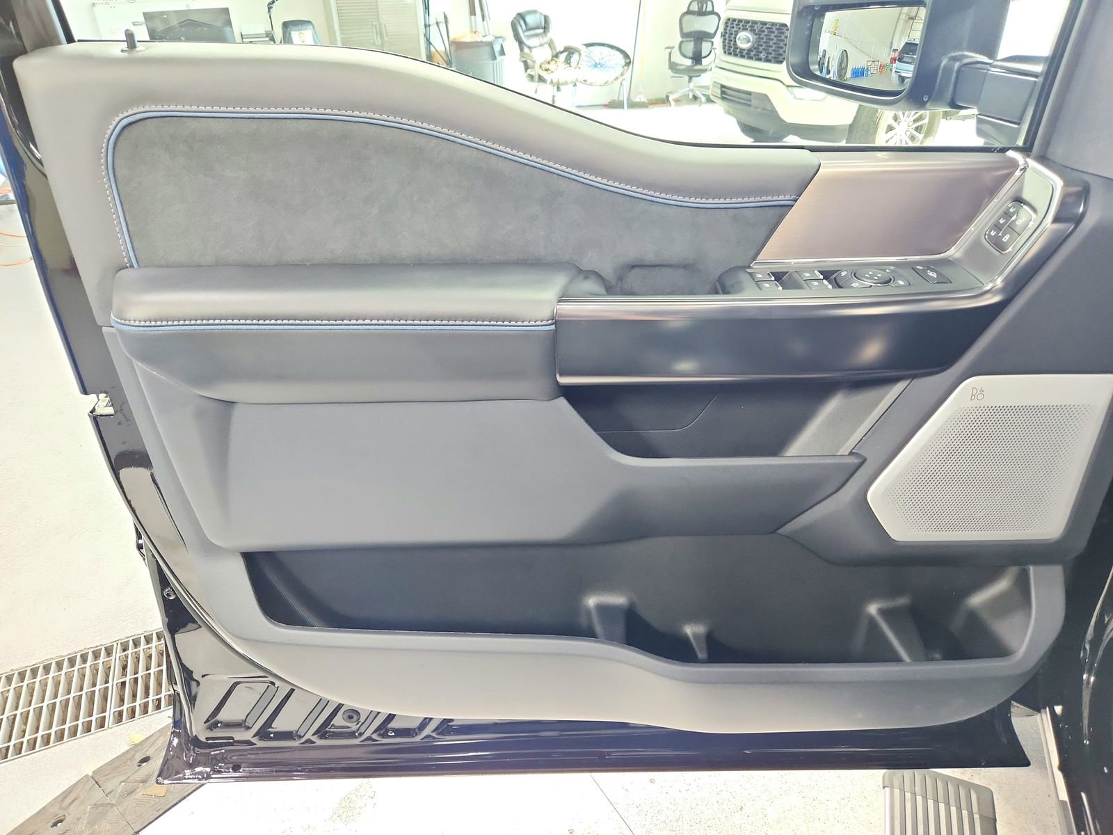 New 2026 Ford F350 Platinum w/ FX4 Off-Road Package image 37