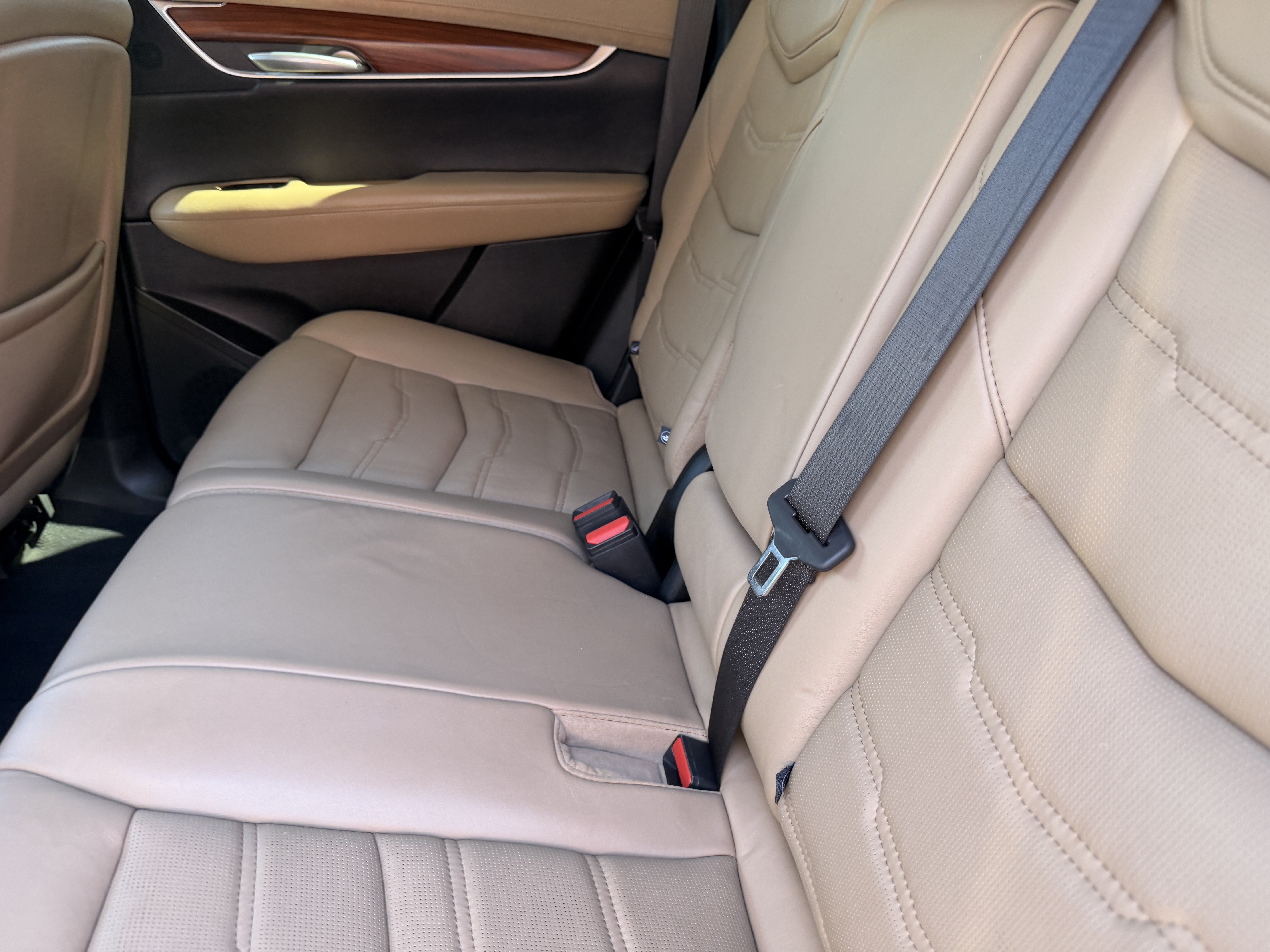 Used 2018 Cadillac XT5 Platinum w/ Driver Assist Package AWD/4WD image 16