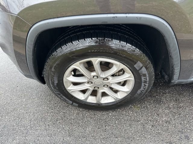 Used 2021 Jeep Grand Cherokee Laredo image 29