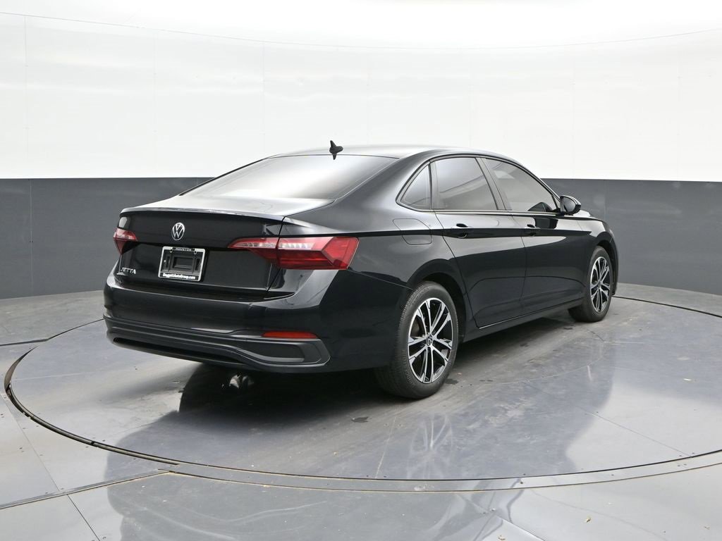 Used 2022 Volkswagen Jetta Sport image 11