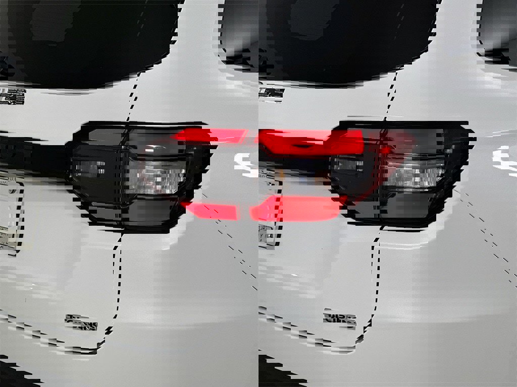 New 2025 Honda Pilot Touring image 8