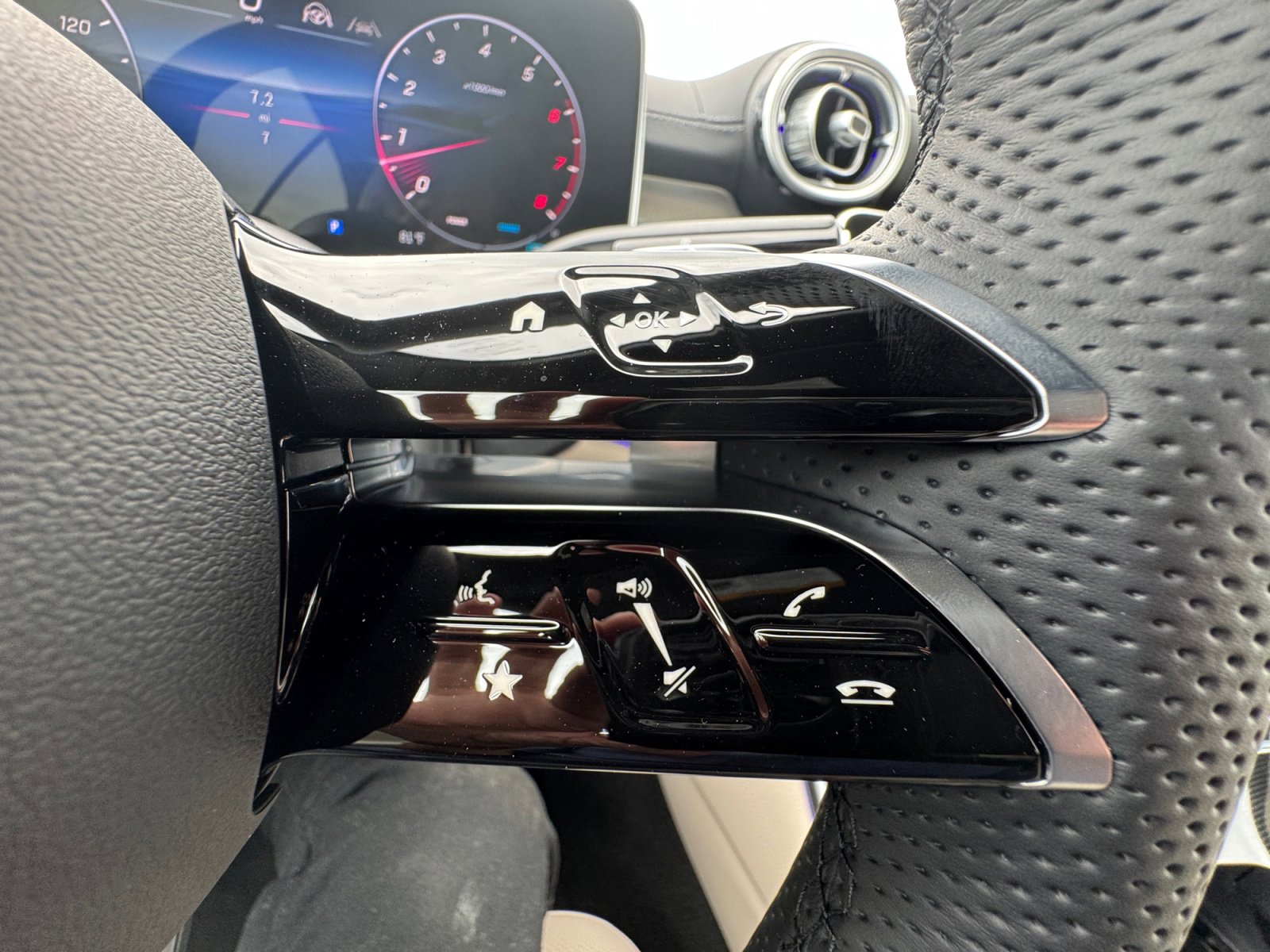 New 2026 Mercedes-Benz CLE 450 4MATIC Cabriolet image 28