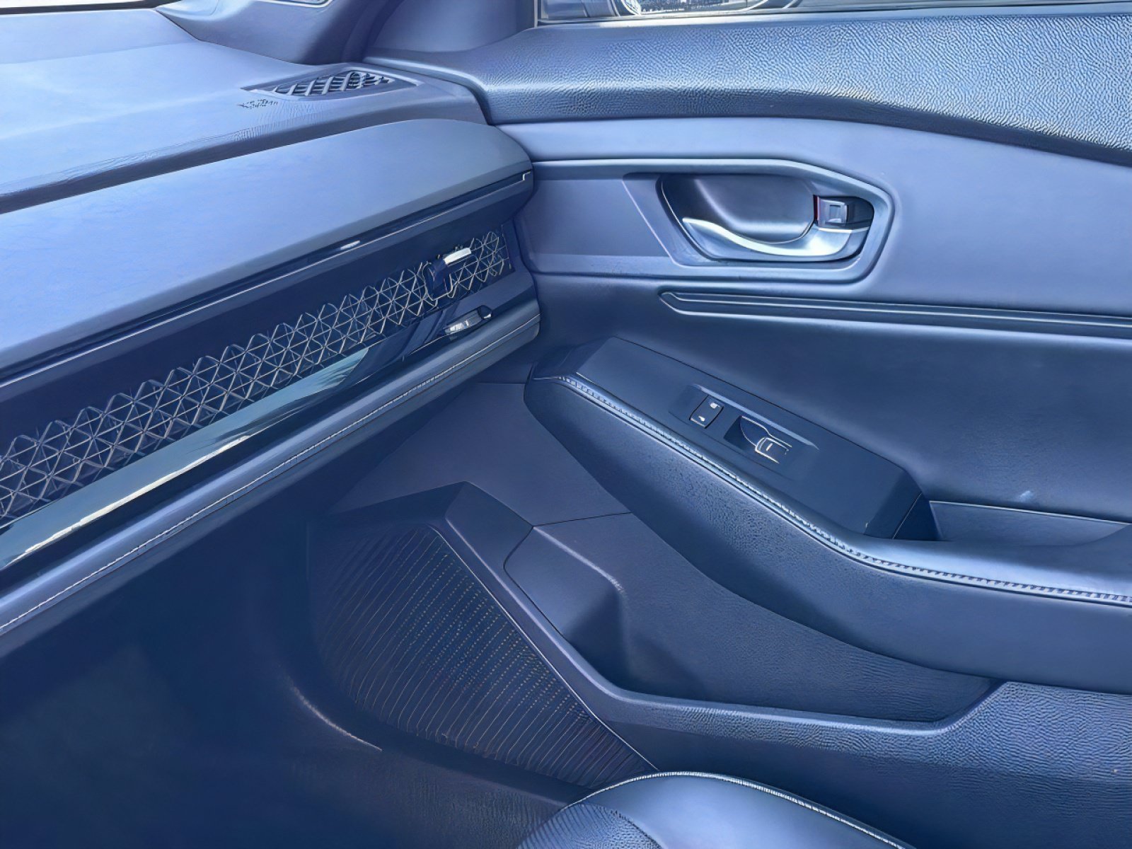 Used 2023 Honda Accord Sport image 19