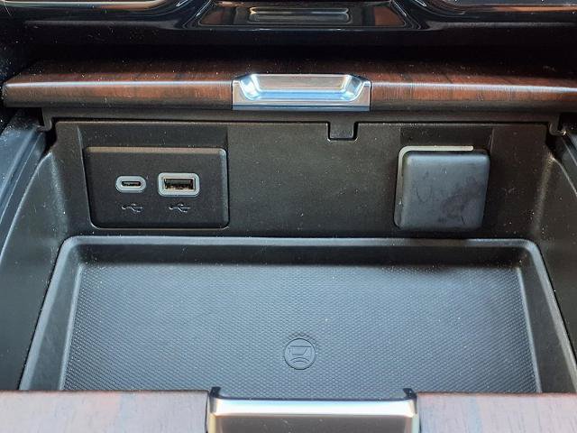 Used 2024 GMC Yukon Denali Ultimate AWD/4WD image 9