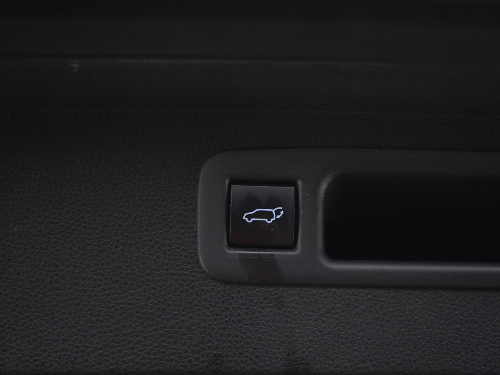 Used 2020 Toyota Highlander XLE image 20