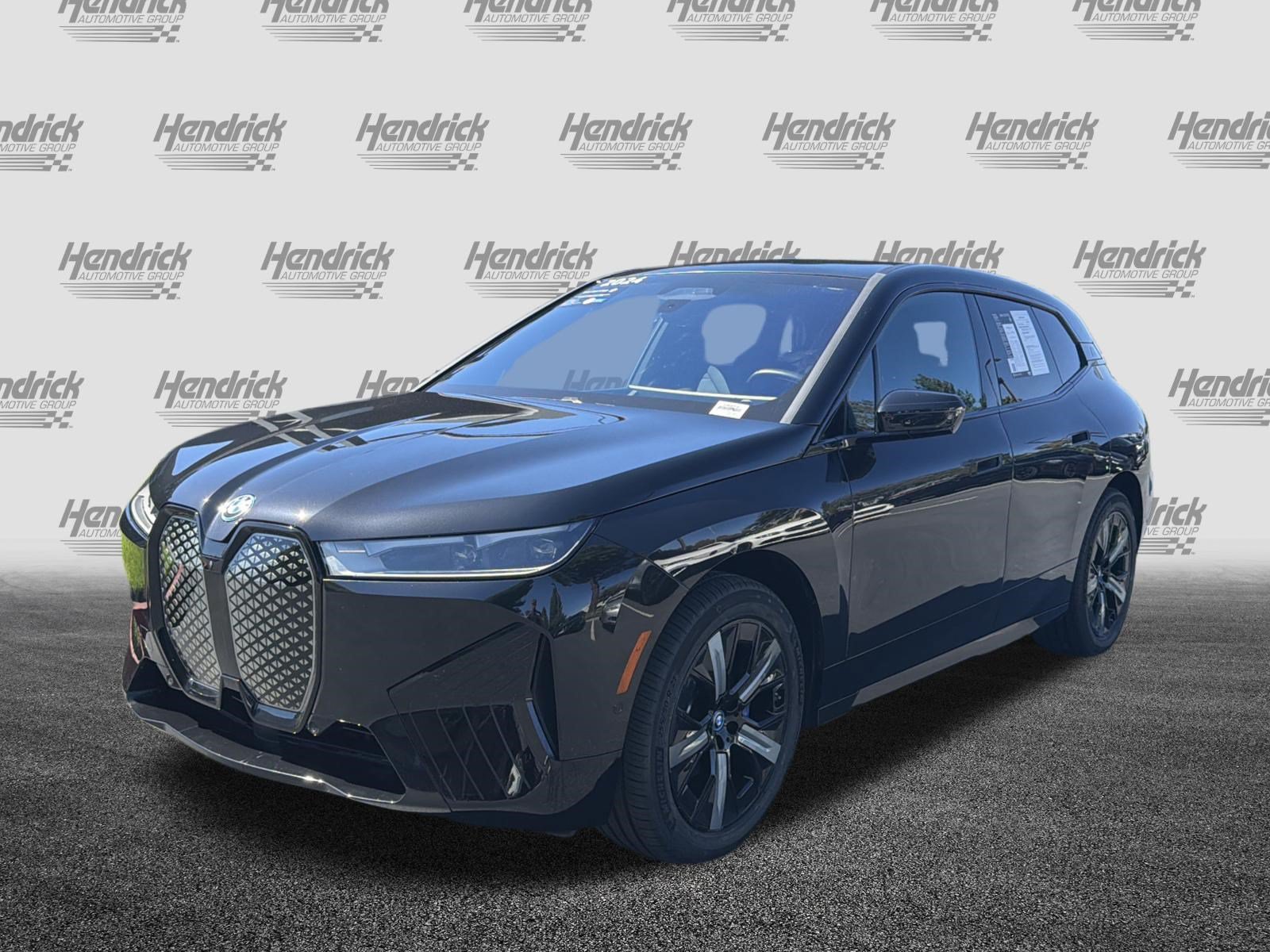 Used 2024 BMW iX xDrive50 w/ Sport Package AWD/4WD image 6