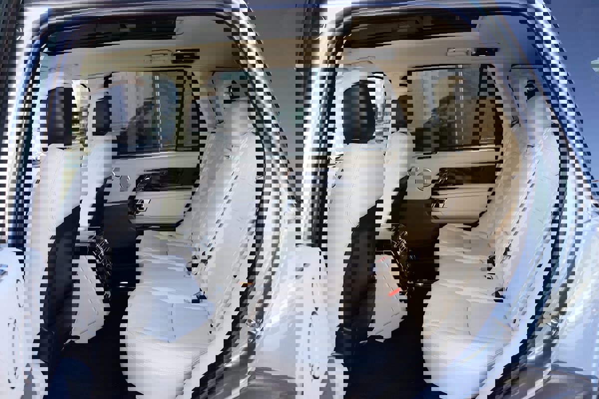 Used 2021 Land Rover Range Rover P525 Westminster Edition LWB image 44