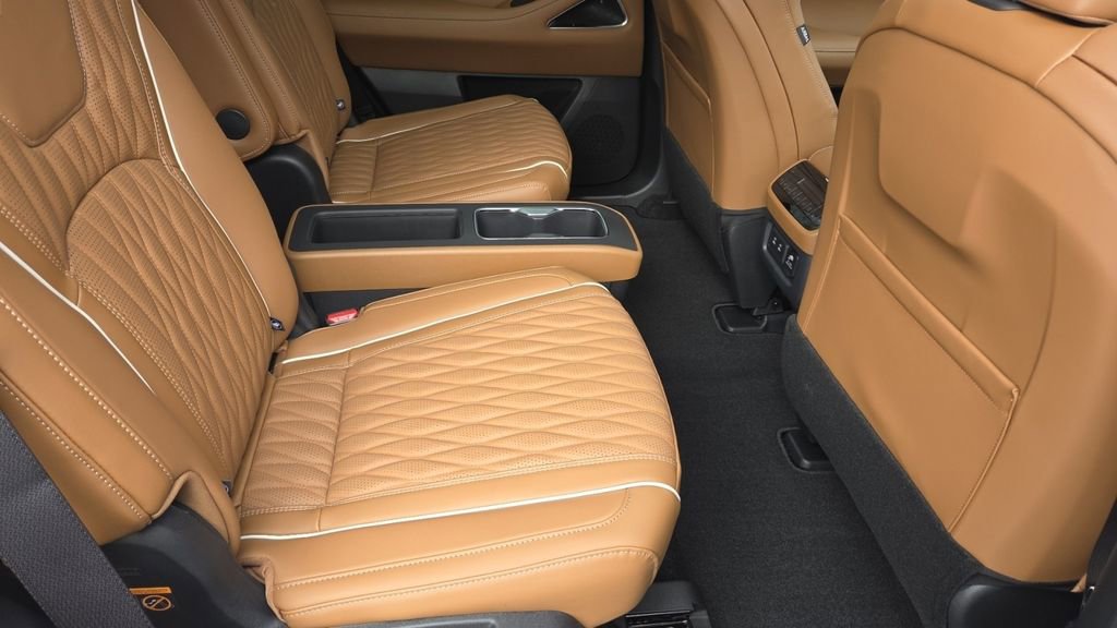 New 2026 INFINITI QX60 Autograph w/ Dark Cargo Package image 32