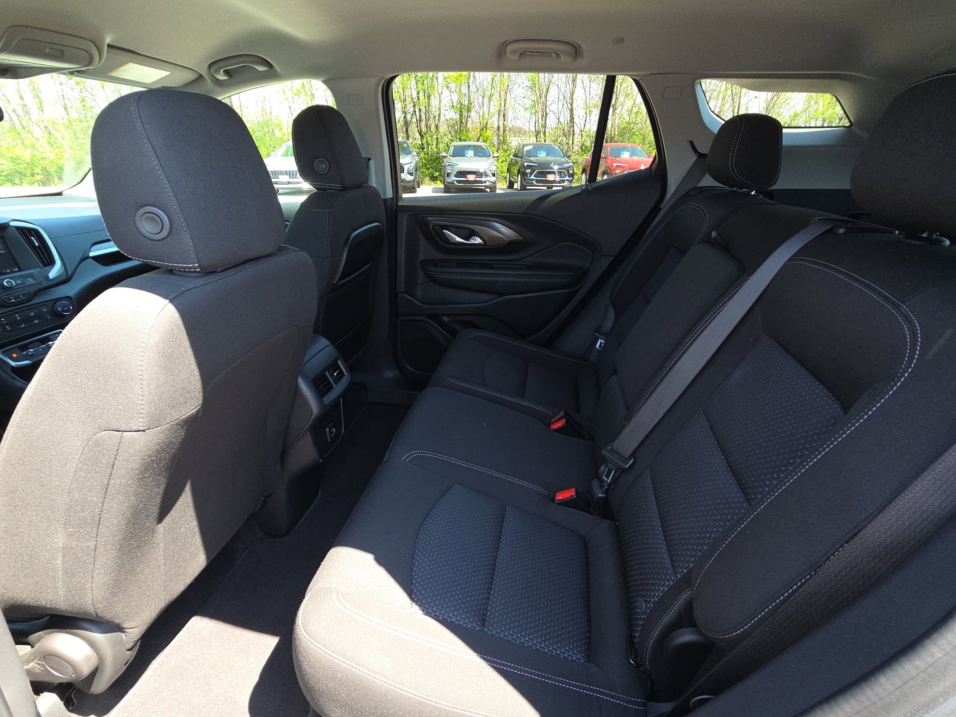 Used 2024 GMC Terrain SLE image 27