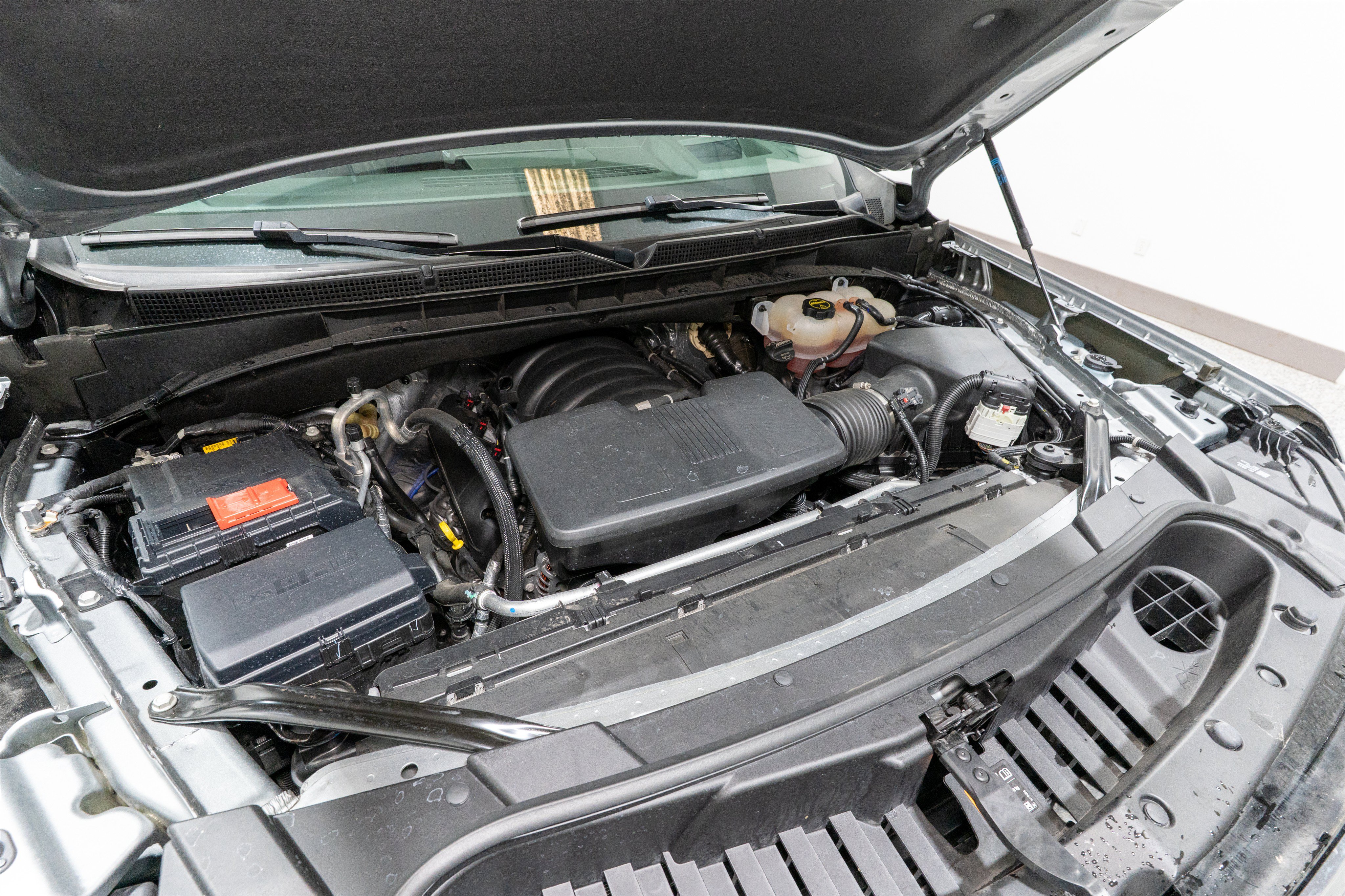 Used 2025 GMC Yukon XL Denali RWD image 34