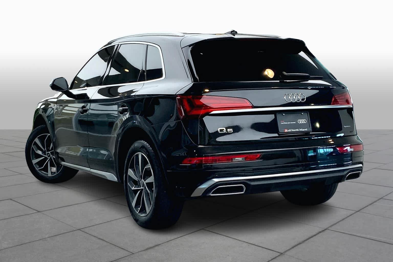 Used 2022 Audi Q5 2.0T Premium w/ Convenience Package AWD/4WD image 12