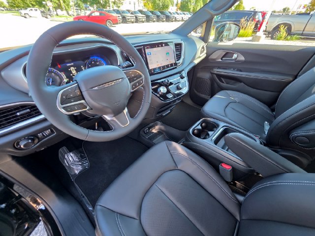 New 2027 Chrysler Pacifica LX FWD image 16
