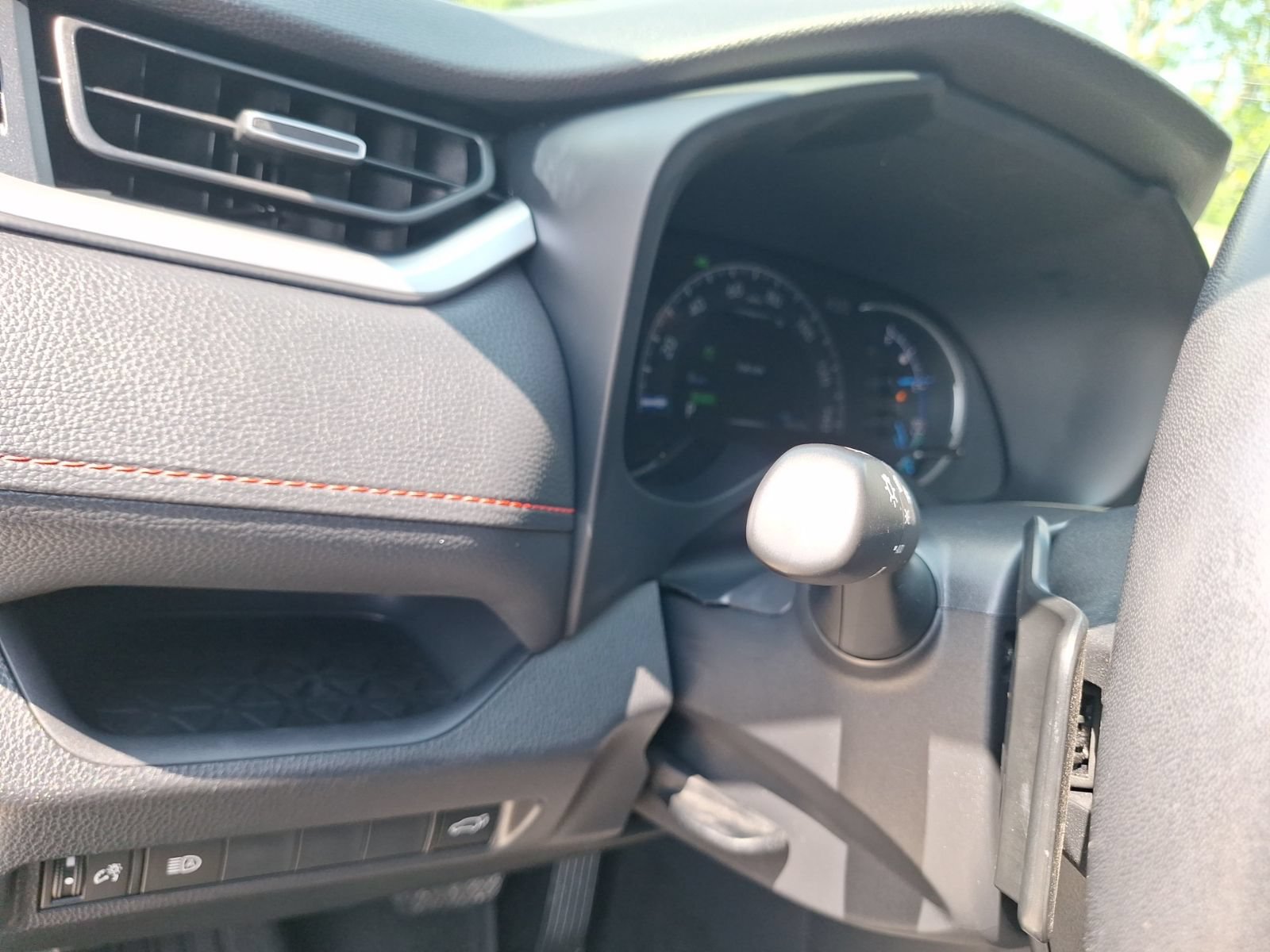 Used 2022 Toyota RAV4 XSE AWD/4WD image 20