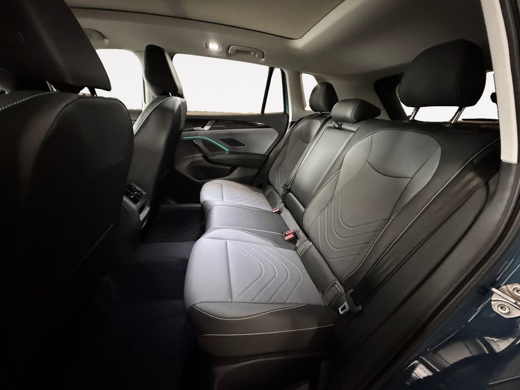 New 2026 Volkswagen Tiguan SE AWD/4WD image 12