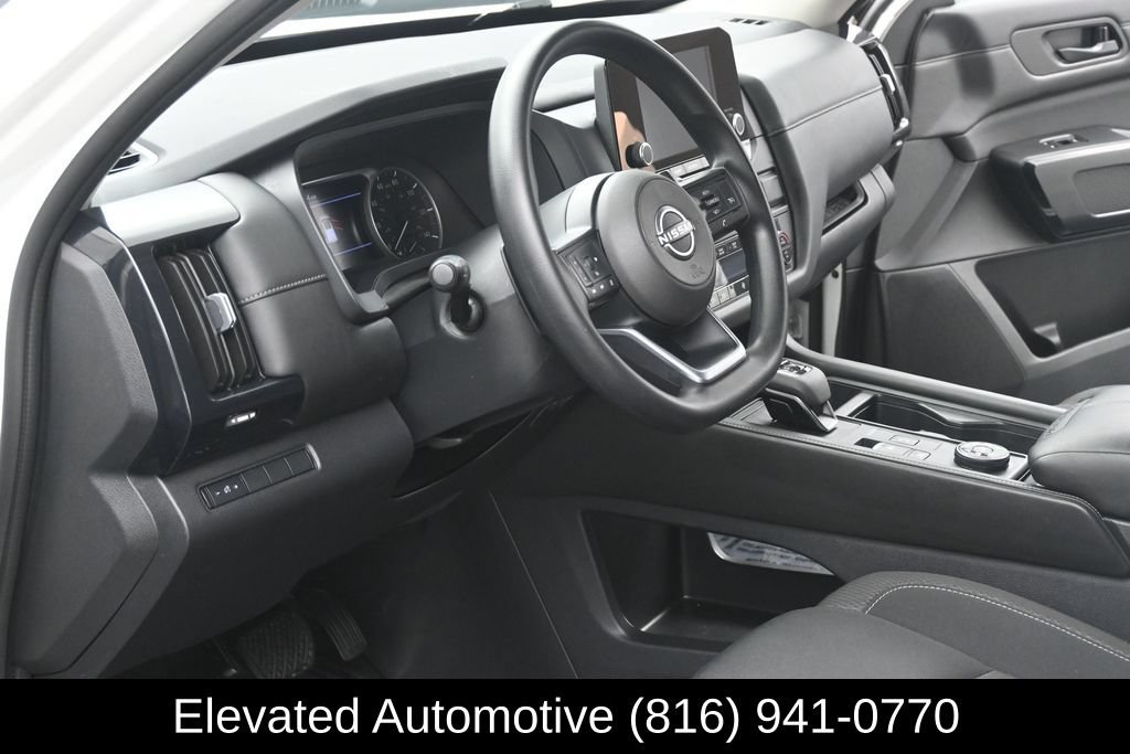 Used 2024 Nissan Pathfinder S AWD/4WD image 7