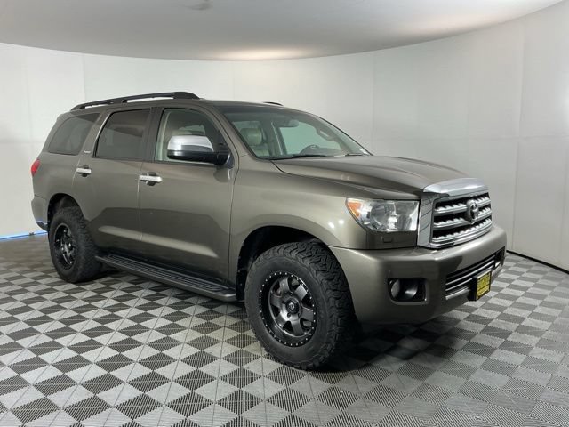 Used 2015 Toyota Sequoia Platinum AWD/4WD image 3