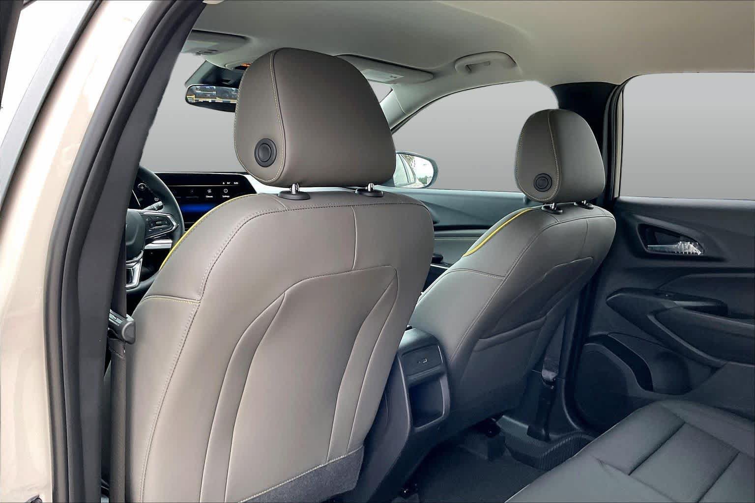 New 2026 Chevrolet Trax ACTIV w/ Driver Confidence Package FWD image 22