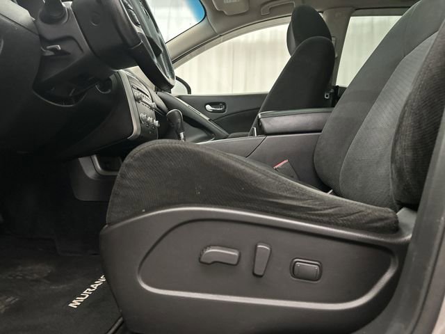 Used 2012 Nissan Murano SV AWD/4WD image 16