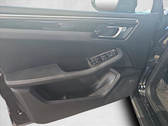 Used 2021 Porsche Macan image 18
