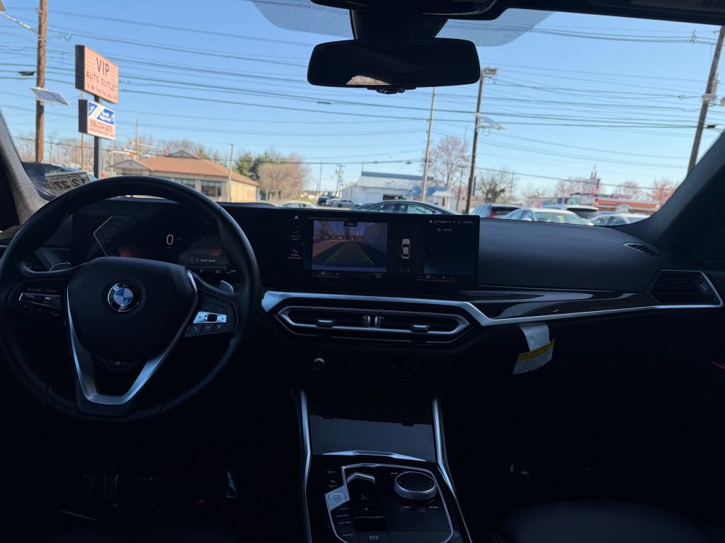 Used 2023 BMW 330i xDrive Sedan w/ Premium Package image 17