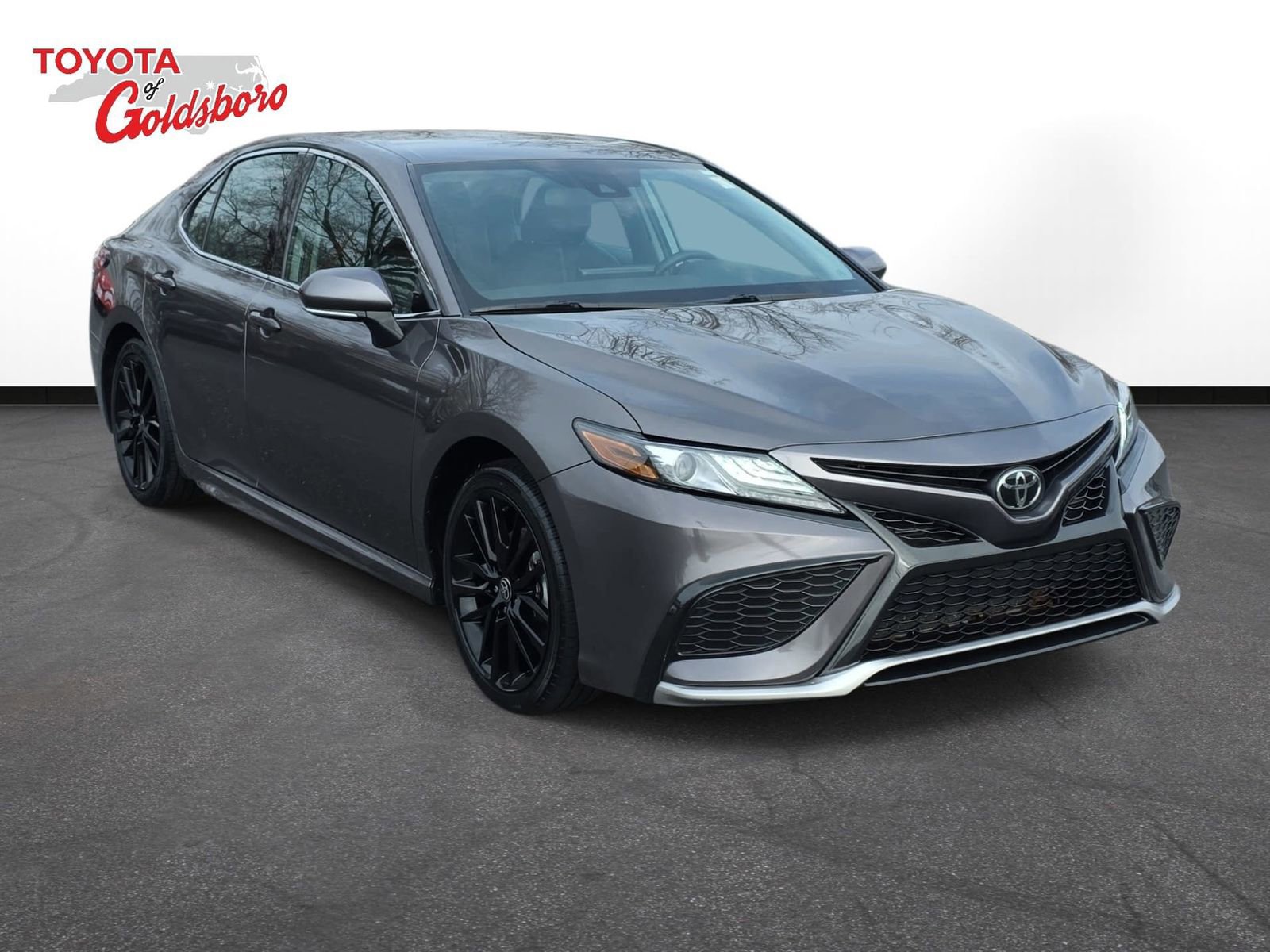 Used 2024 Toyota Camry XSE image 3