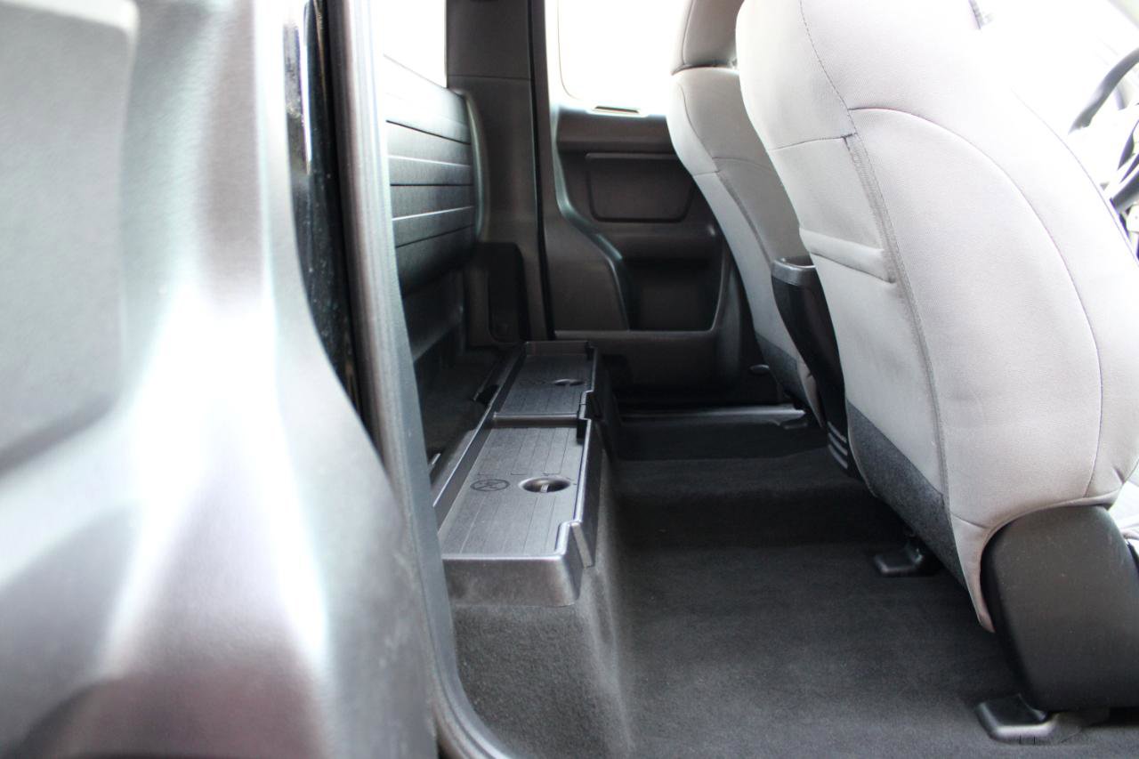 Used 2019 Toyota Tacoma SR image 39