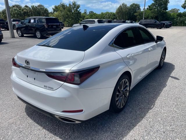 Used 2025 Lexus ES 350 w/ Luxury Package FWD image 2
