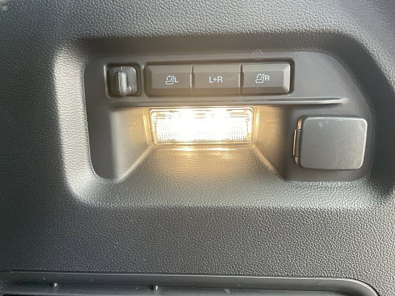 Used 2025 Ford Explorer ST image 12