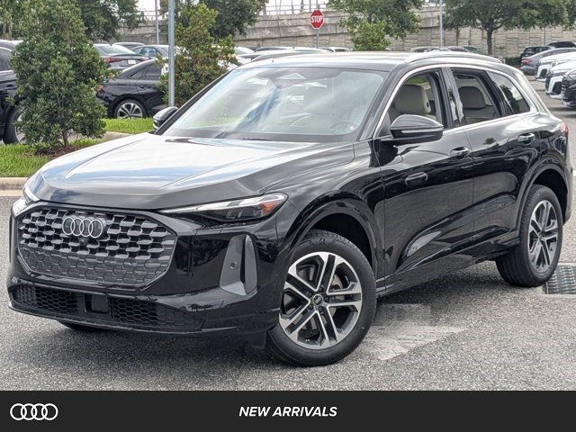 Used 2025 Audi Q5 Premium w/ Convenience Package