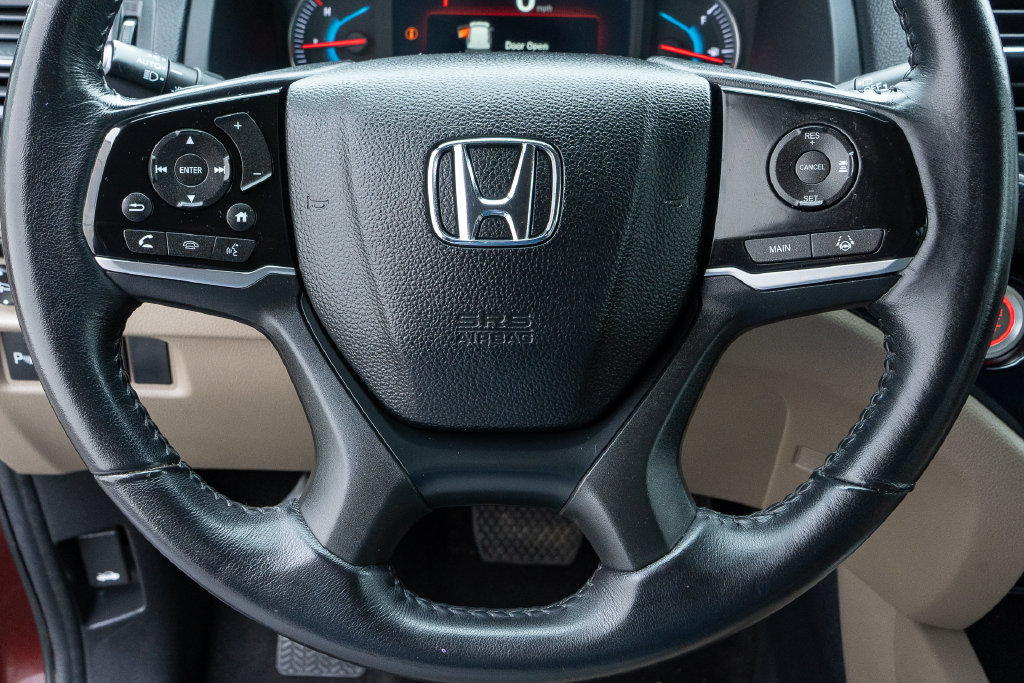 Certified 2020 Honda Pilot Touring image 31