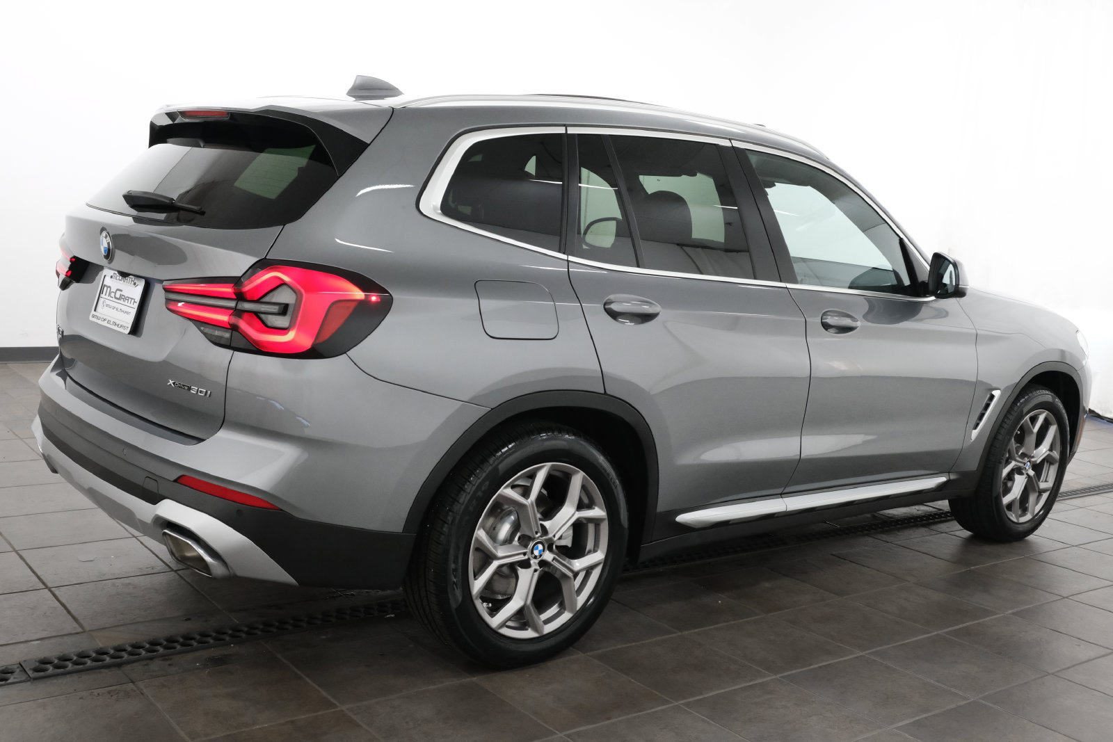 Used 2024 BMW X3 xDrive30i w/ Premium Package w/ZPA AWD/4WD image 6