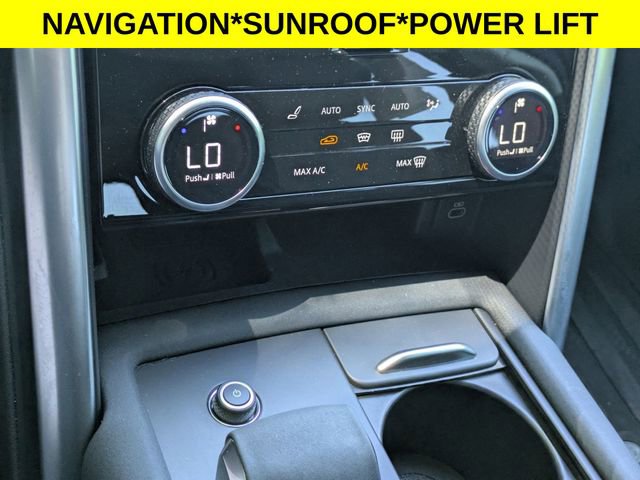 Used 2023 Land Rover Discovery S image 24