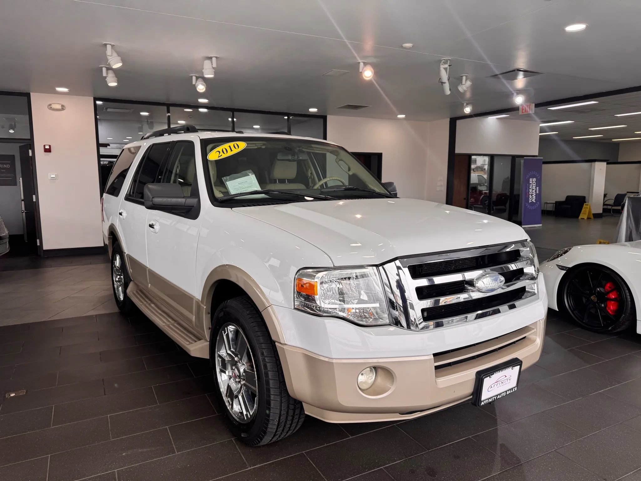 Used 2010 Ford Expedition Eddie Bauer image 6