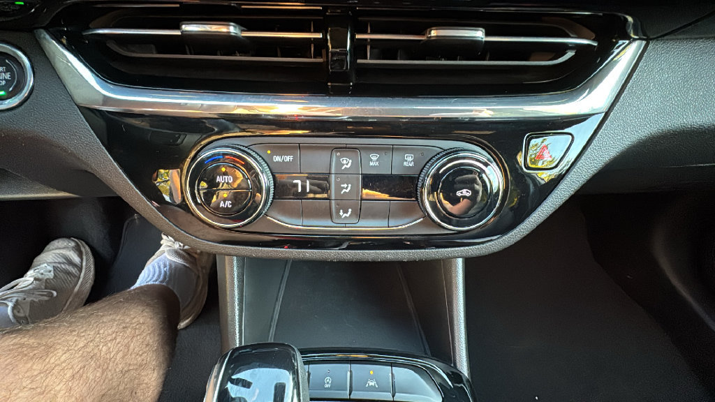 Used 2025 Buick Envista Sport Touring FWD image 21