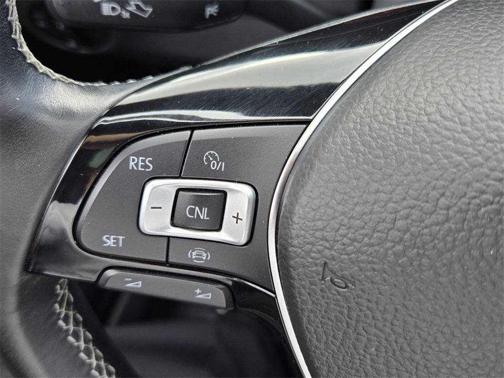 Certified 2020 Volkswagen Jetta R-Line image 24